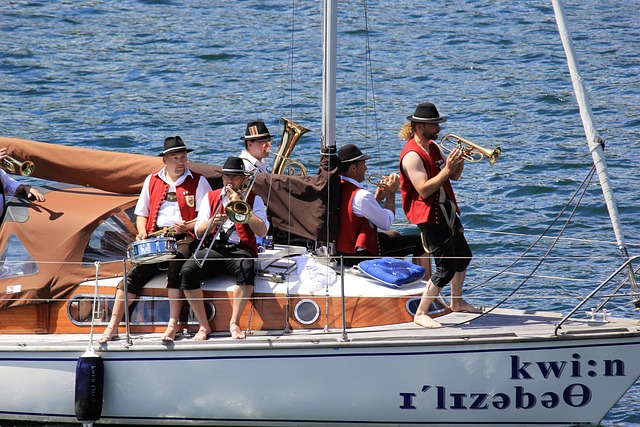 阿斯报：马竞欧冠客战皇马分到3800张球票，已有超1万名会员申请.